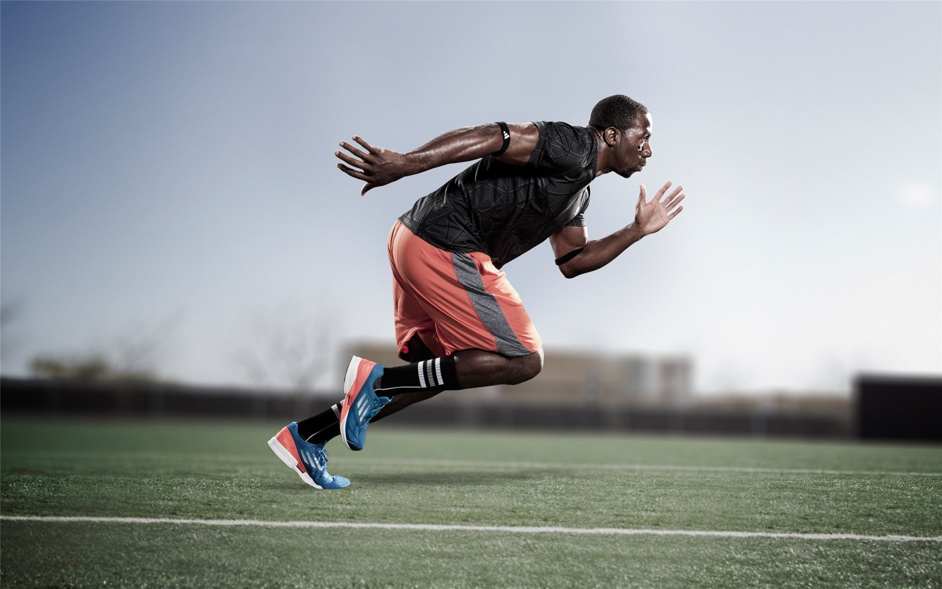 姆巴佩 VS 萨拉赫：欧冠射手王之争，谁能主宰安菲尔德之夜？，姆巴佩 pa