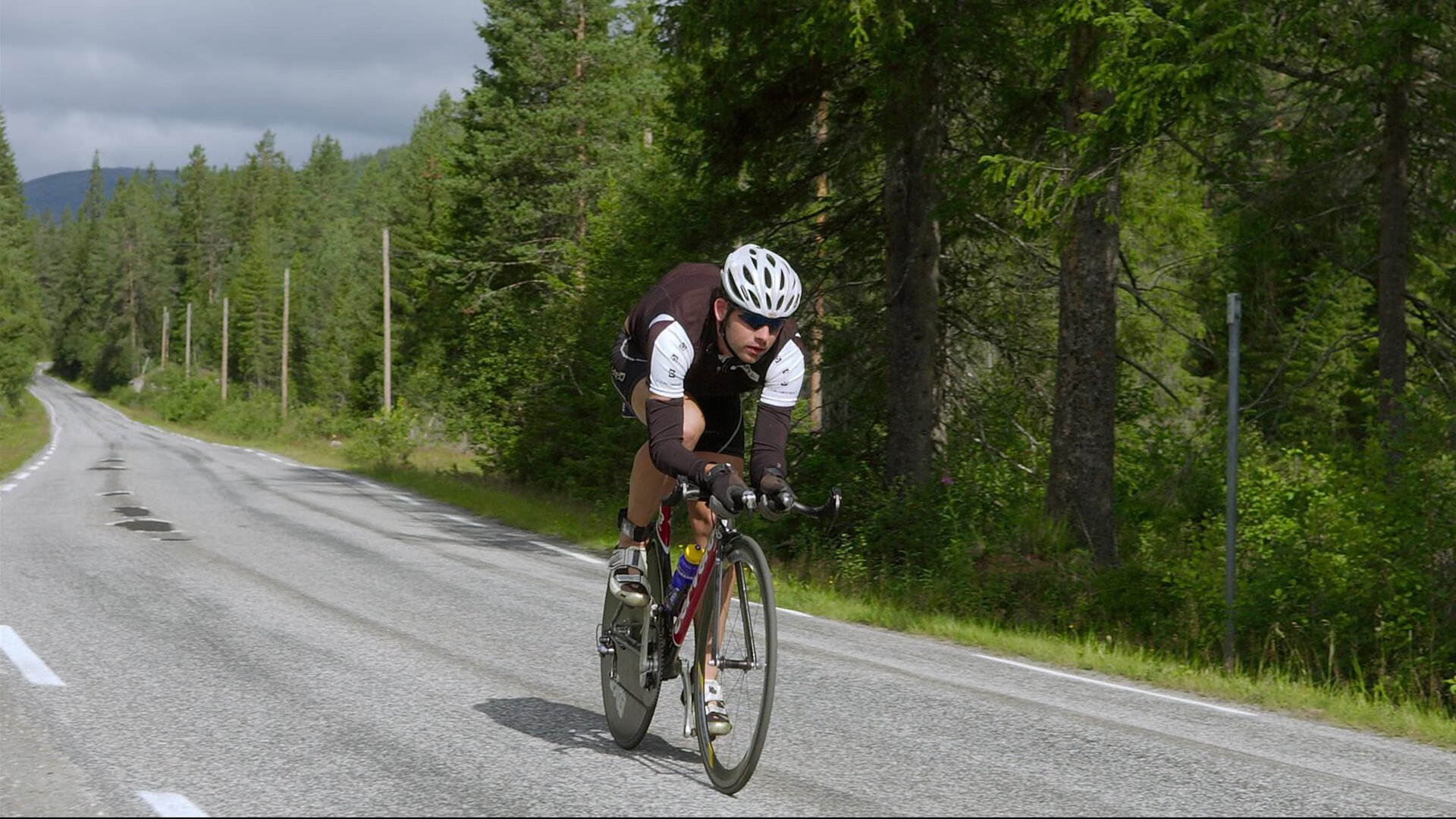 阿尔及利亚女篮在非洲锦标赛中夺冠,体育水平全面提升,阿尔及利亚女友